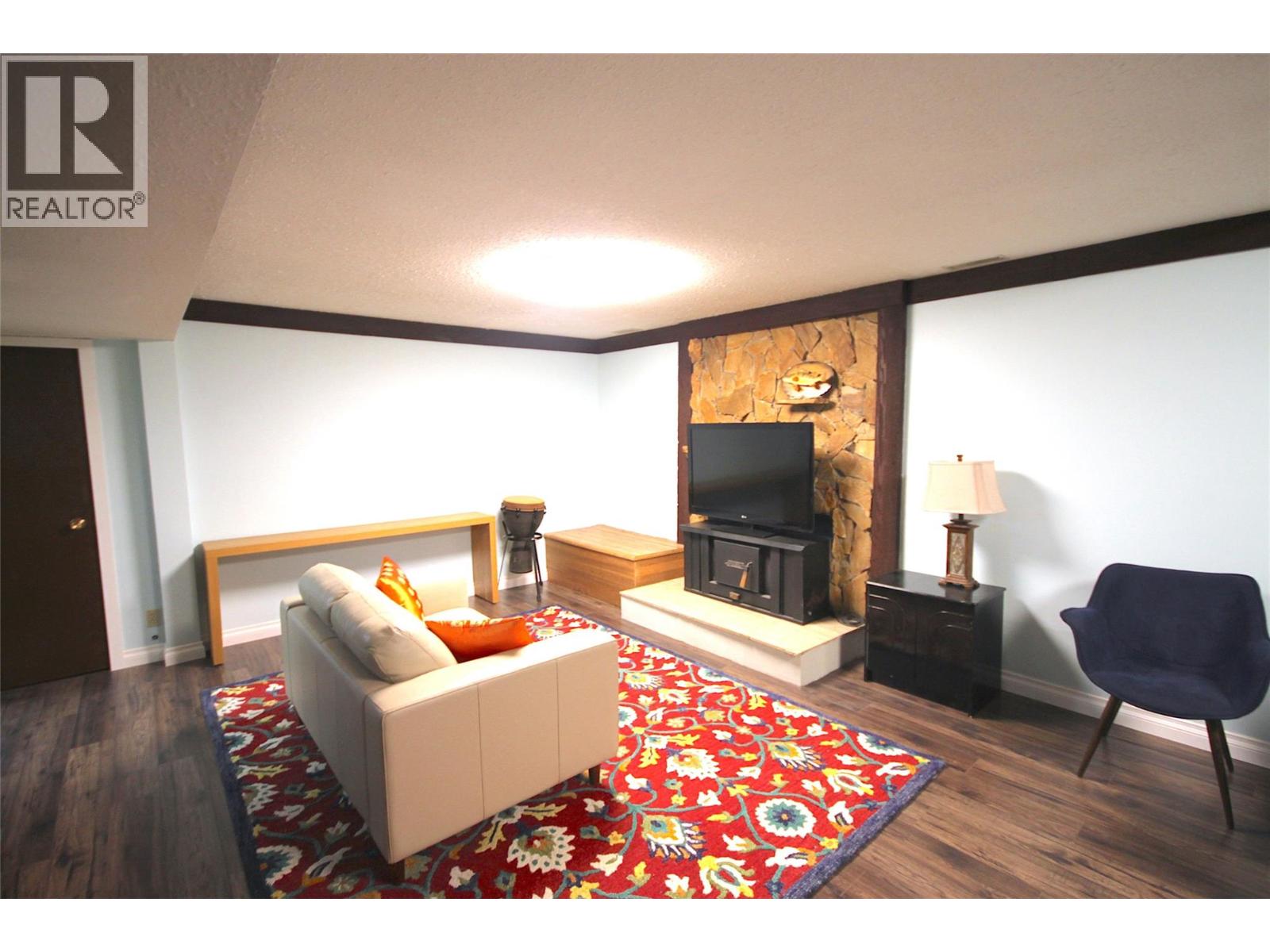 1503 39A Avenue - 38