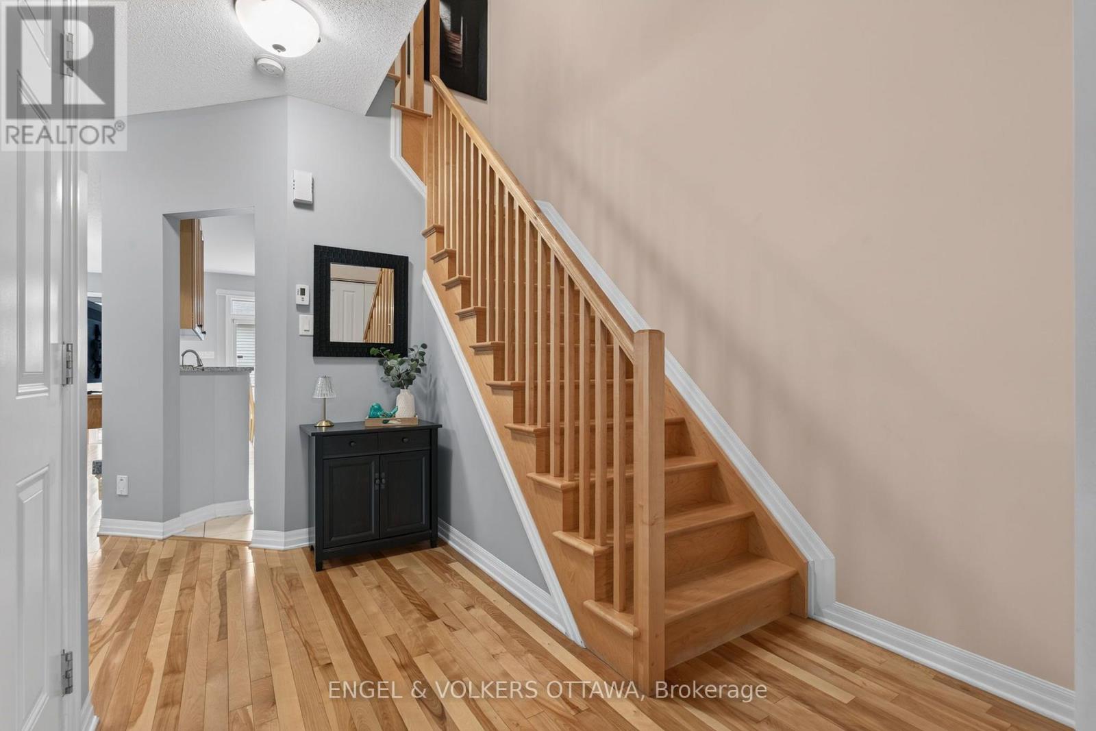 512 KNOTRIDGE STREET, Ottawa — photo 5