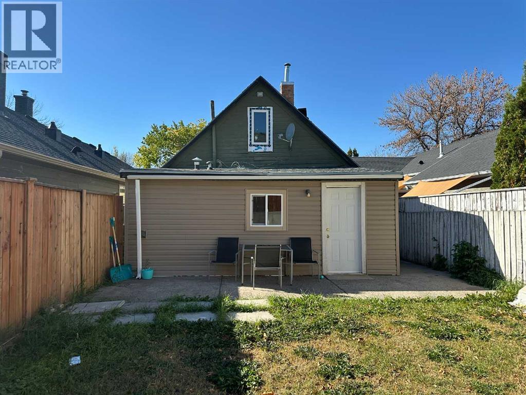 635 7 Street S - 12