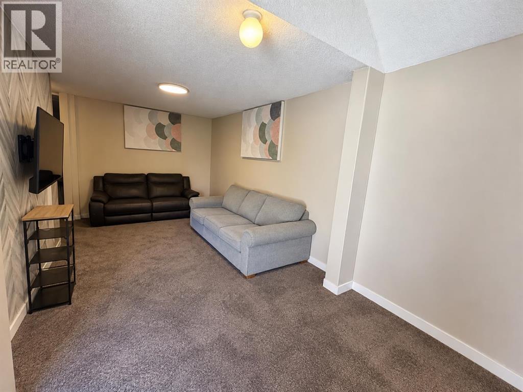 635 7 Street S - Image 3