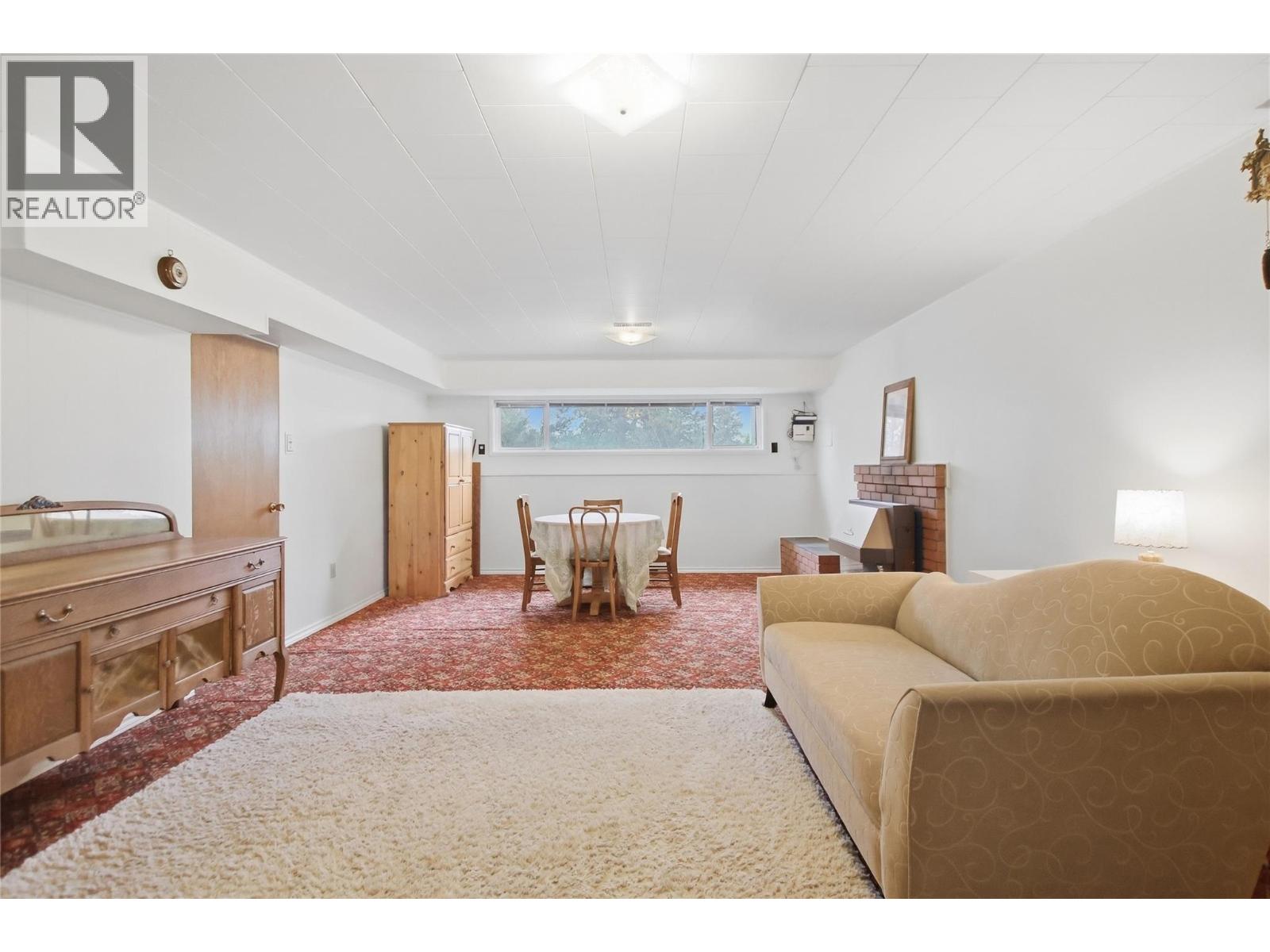 2175 Munro Crescent - 24