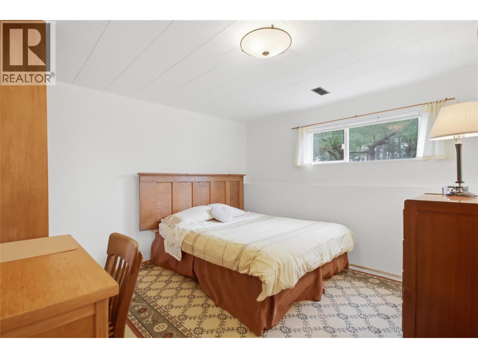 2175 Munro Crescent - 27
