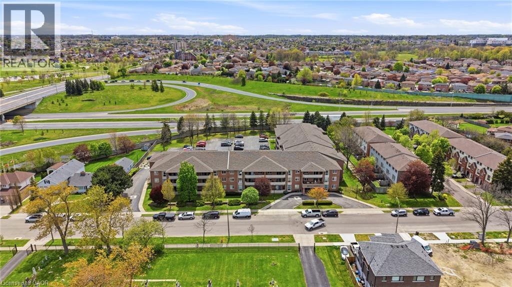 416 LIMERIDGE Road E Unit# 303, Hamilton — photo 2