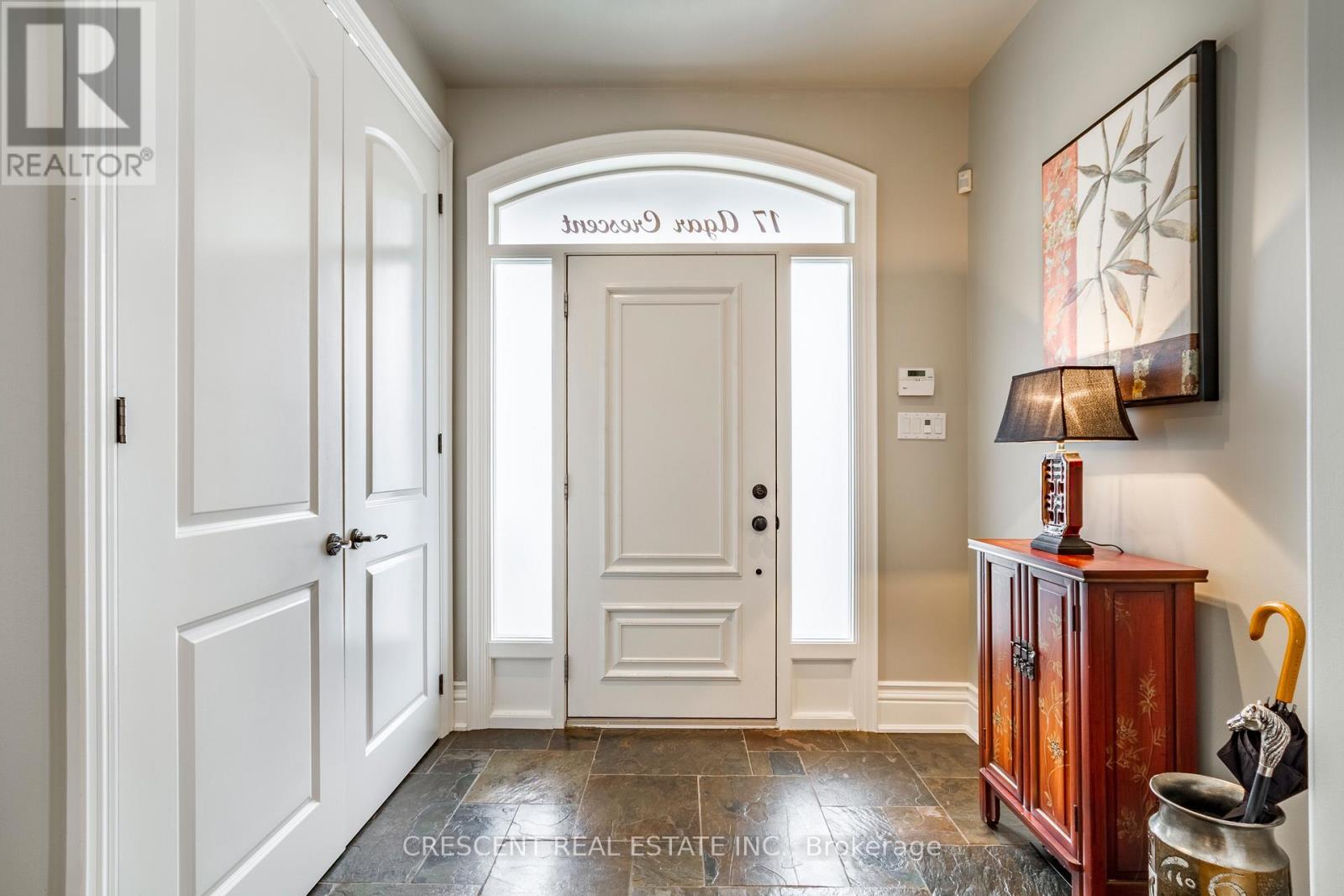 17 AGAR CRESCENT, Toronto (Islington-City Centre West) — photo 4