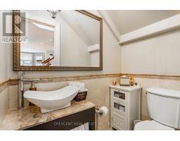 Family room - 17 Agar Crescent, Toronto, ON M9B5A4 Photo 15