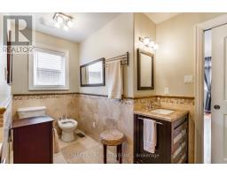 17 Agar Crescent, Toronto, ON M9B5A4 Photo 26