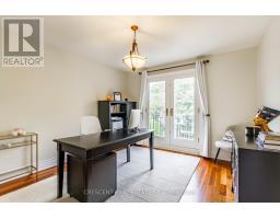 17 Agar Crescent, Toronto, ON M9B5A4 Photo 31
