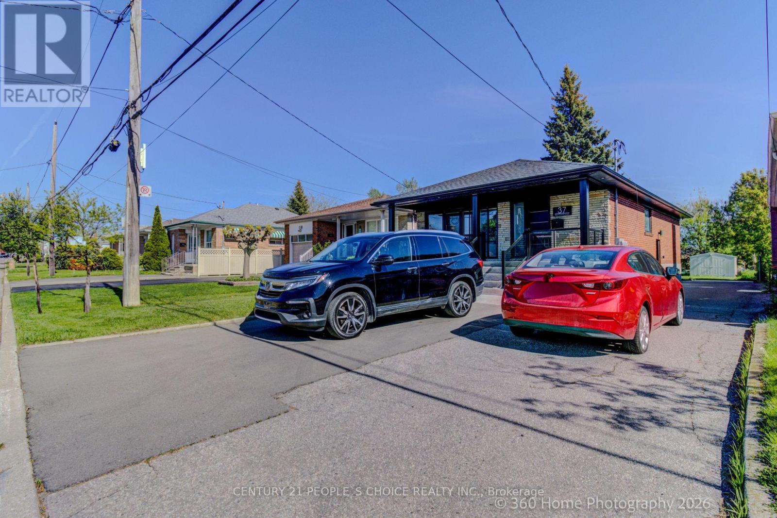 UPPER - 37 BENTWORTH AVENUE, Toronto (Yorkdale-Glen Park) — photo 3