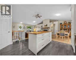 3pc Ensuite bath - 2735 Northview Place, Lake Country, BC V4V1R1 Photo 16