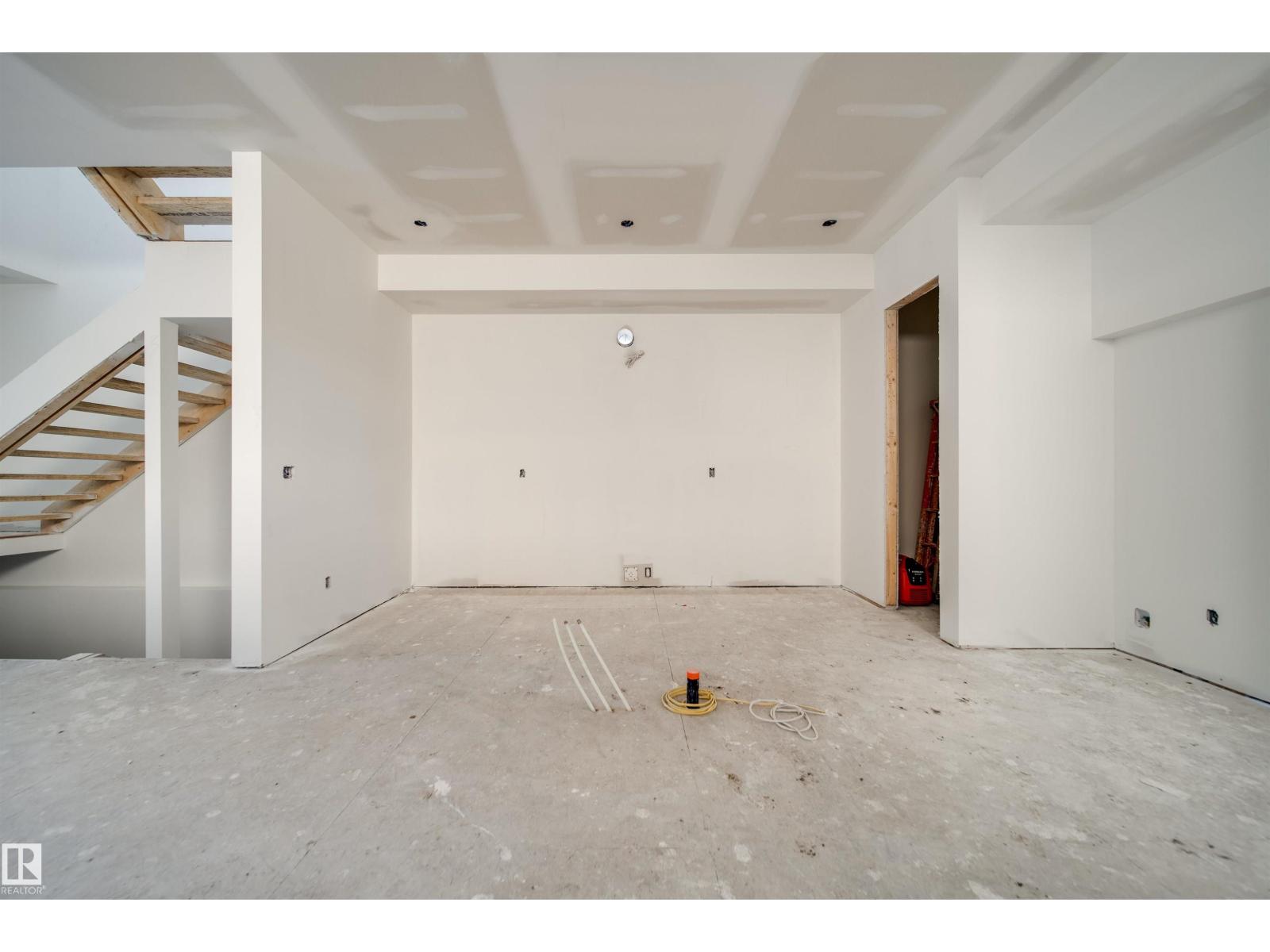 4216 121 ST NW - 6