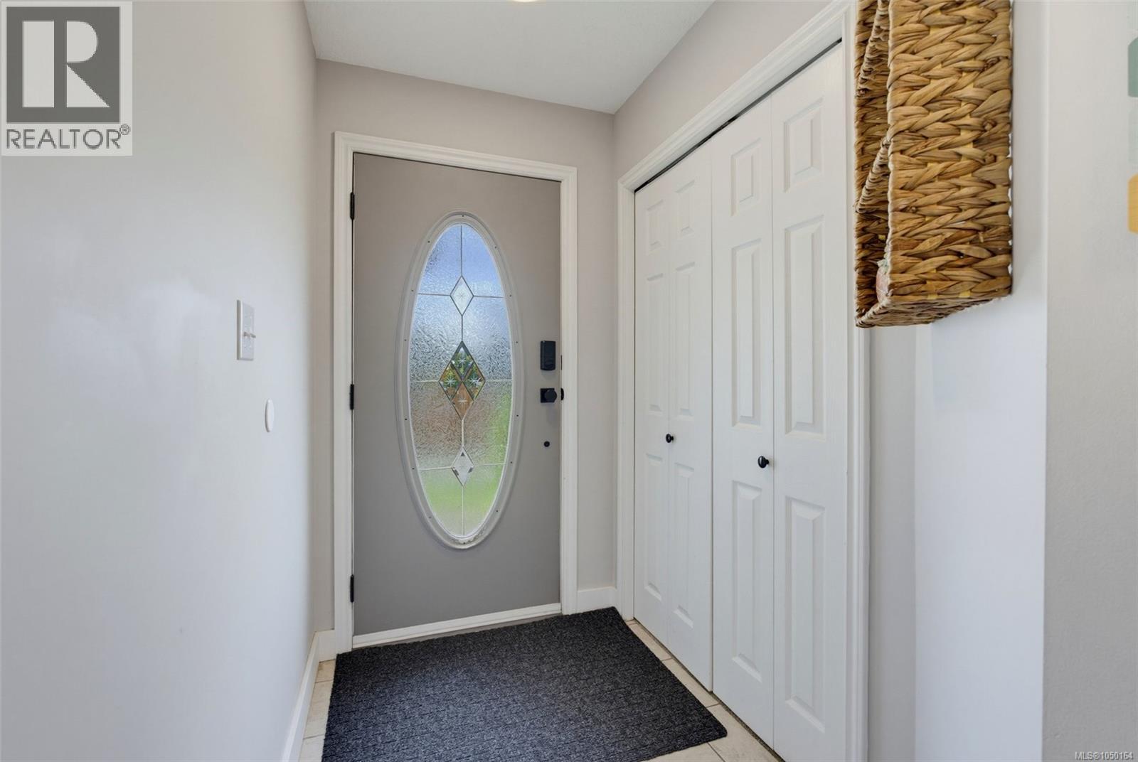#4 2563 MILLSTREAM Rd - Image 3