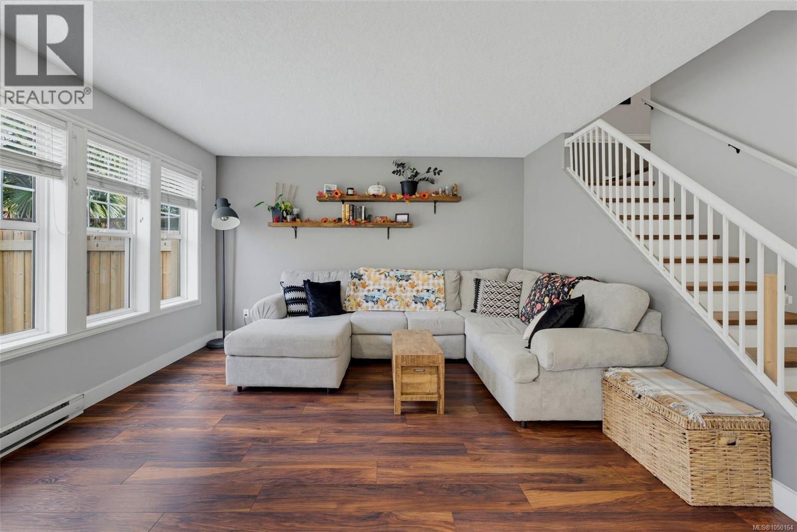 #4 2563 MILLSTREAM Rd - Image 14