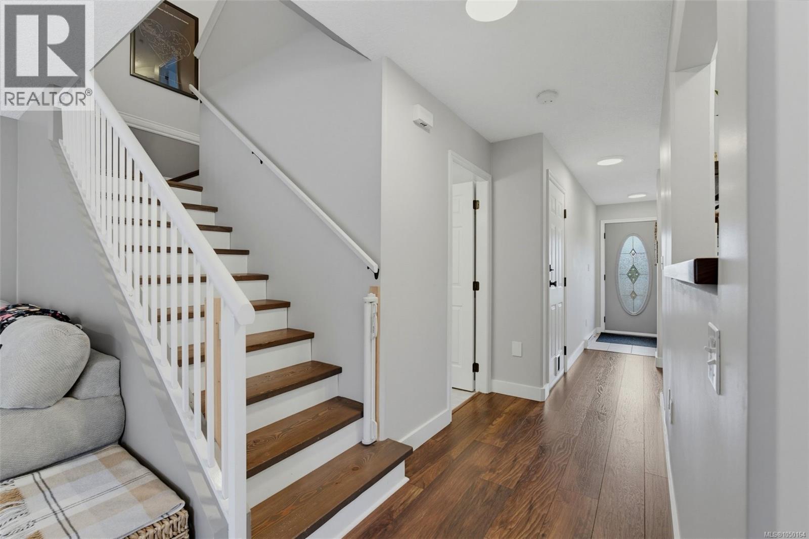 #4 2563 MILLSTREAM Rd - Image 18