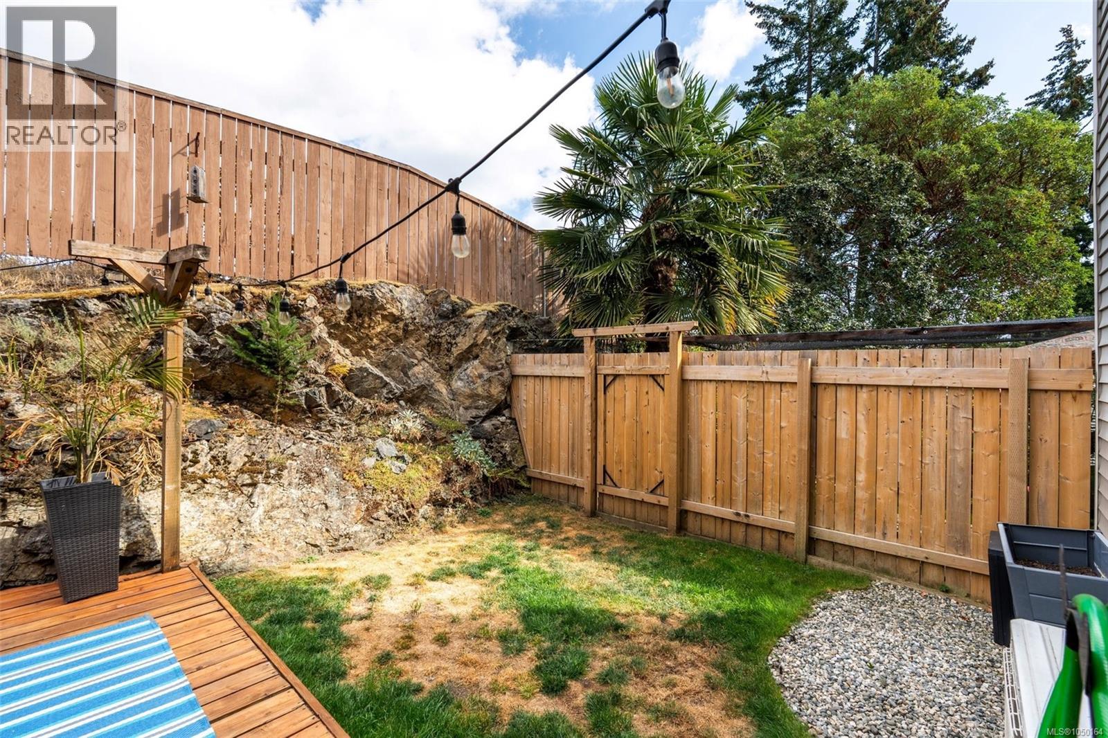 #4 2563 MILLSTREAM Rd - 29