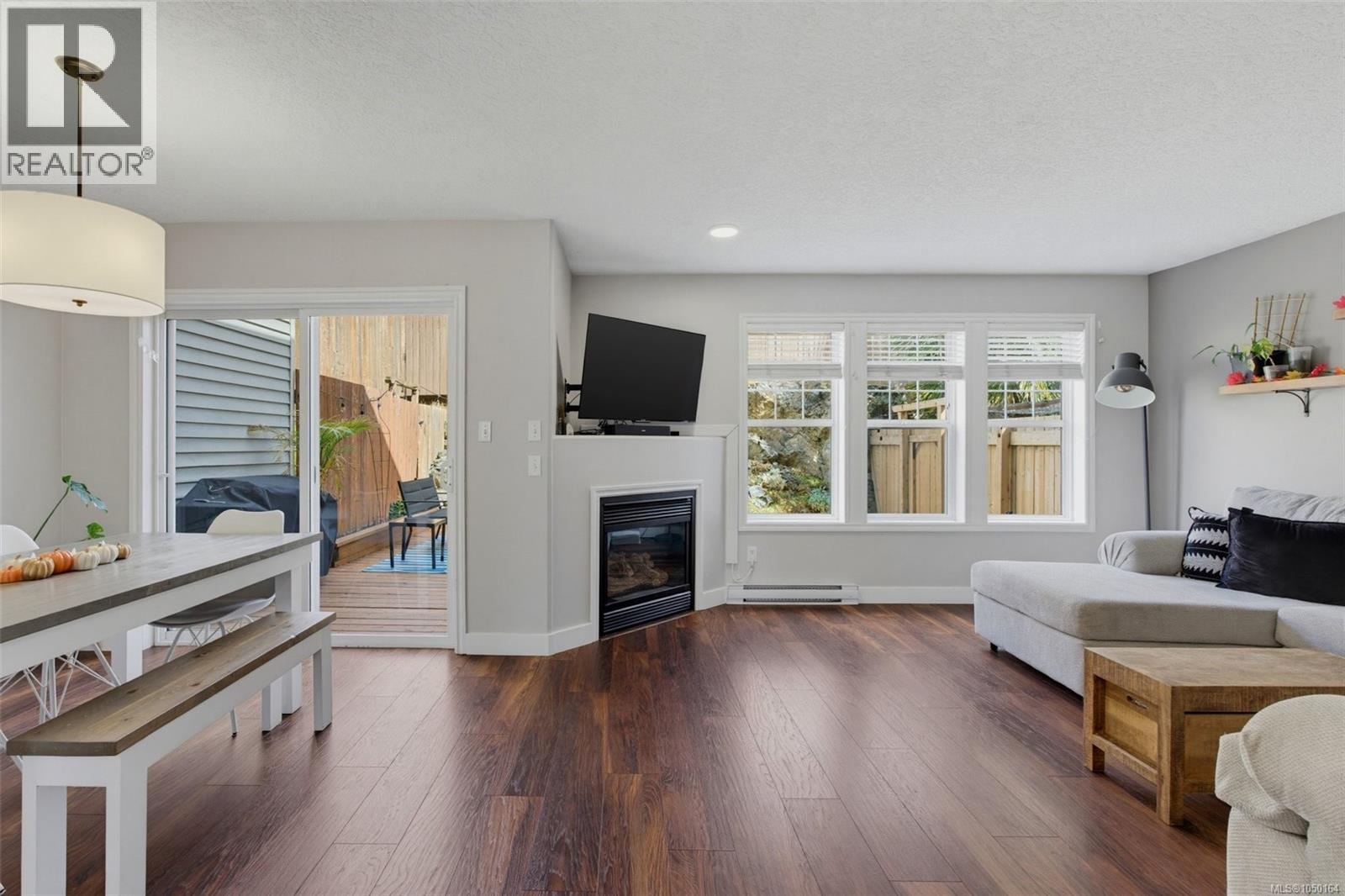 #4 2563 MILLSTREAM Rd - Image 19