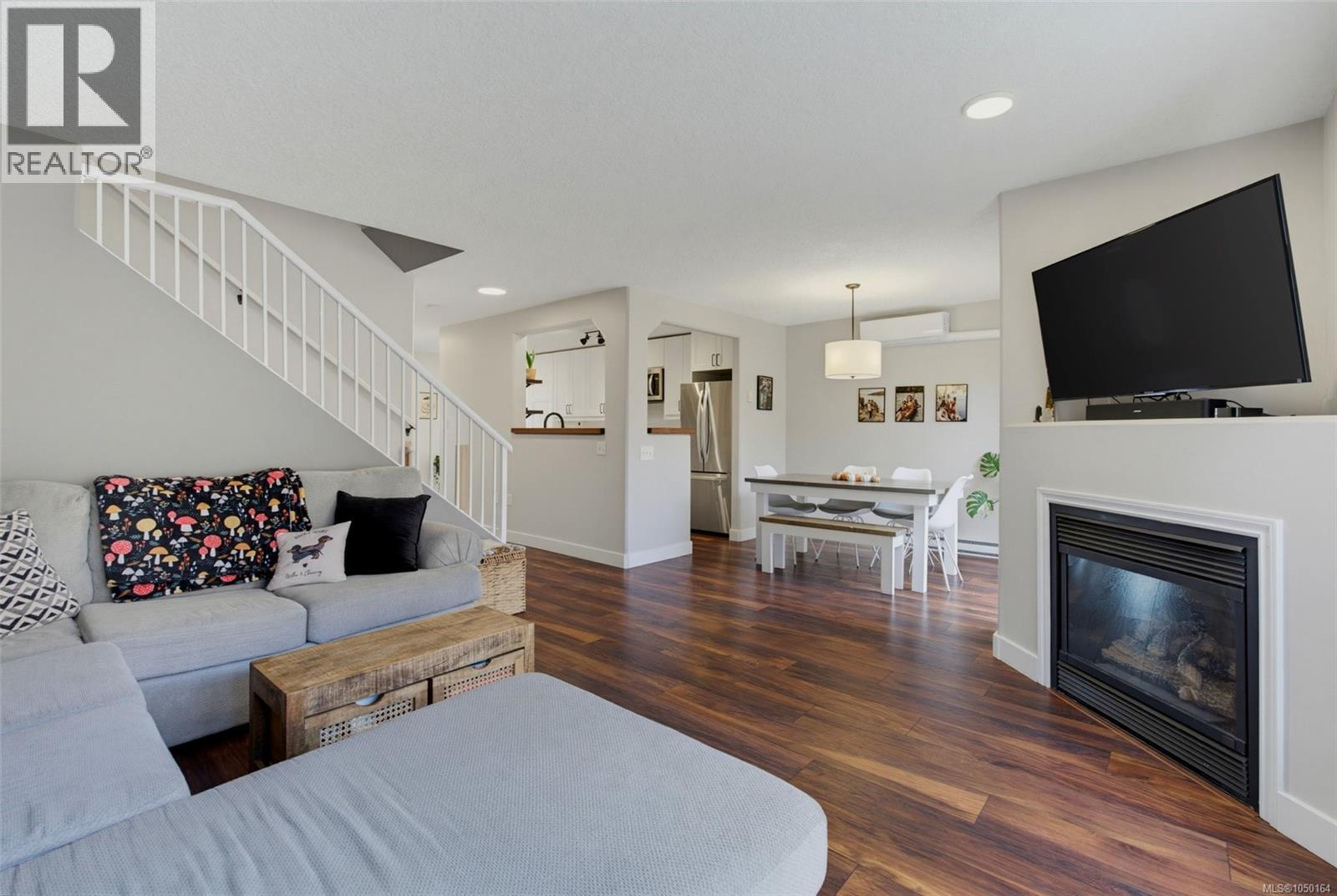 #4 2563 MILLSTREAM Rd - Image 15