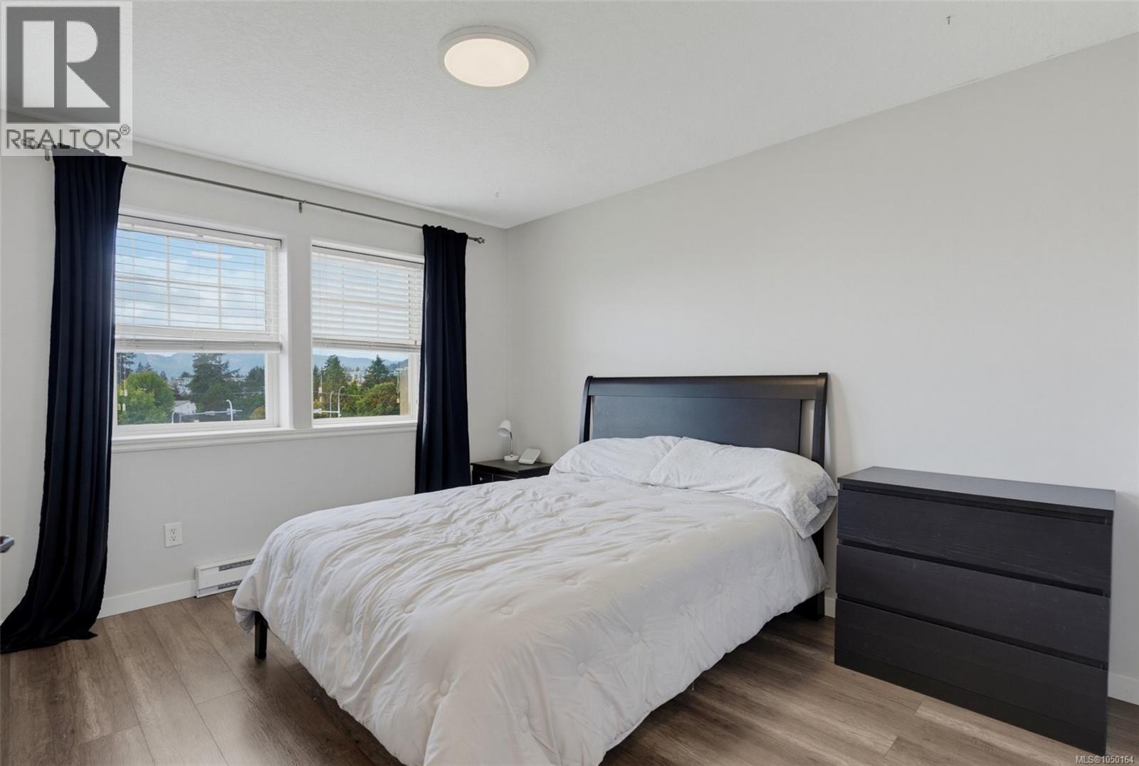 #4 2563 MILLSTREAM Rd - Image 20