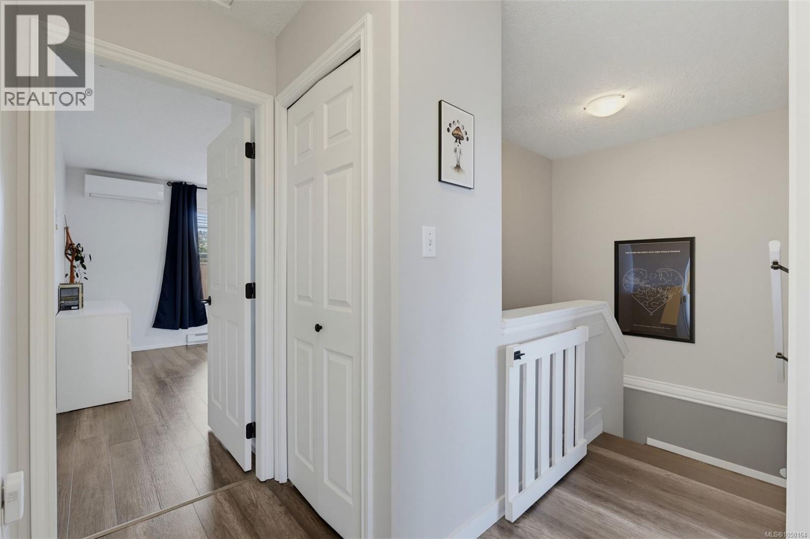 #4 2563 MILLSTREAM Rd - Image 26