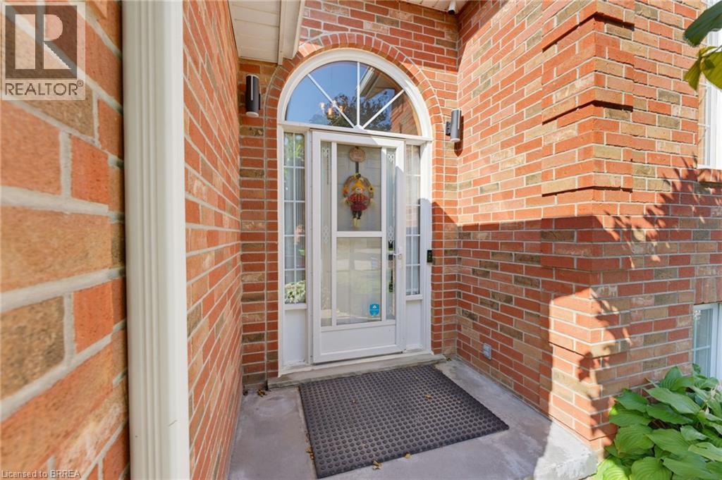10 NOBLE Court, Brantford — photo 4