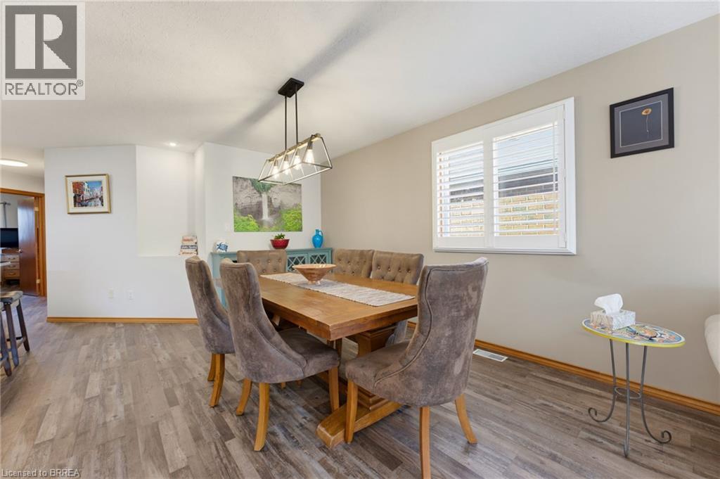 10 NOBLE Court, Brantford — photo 8
