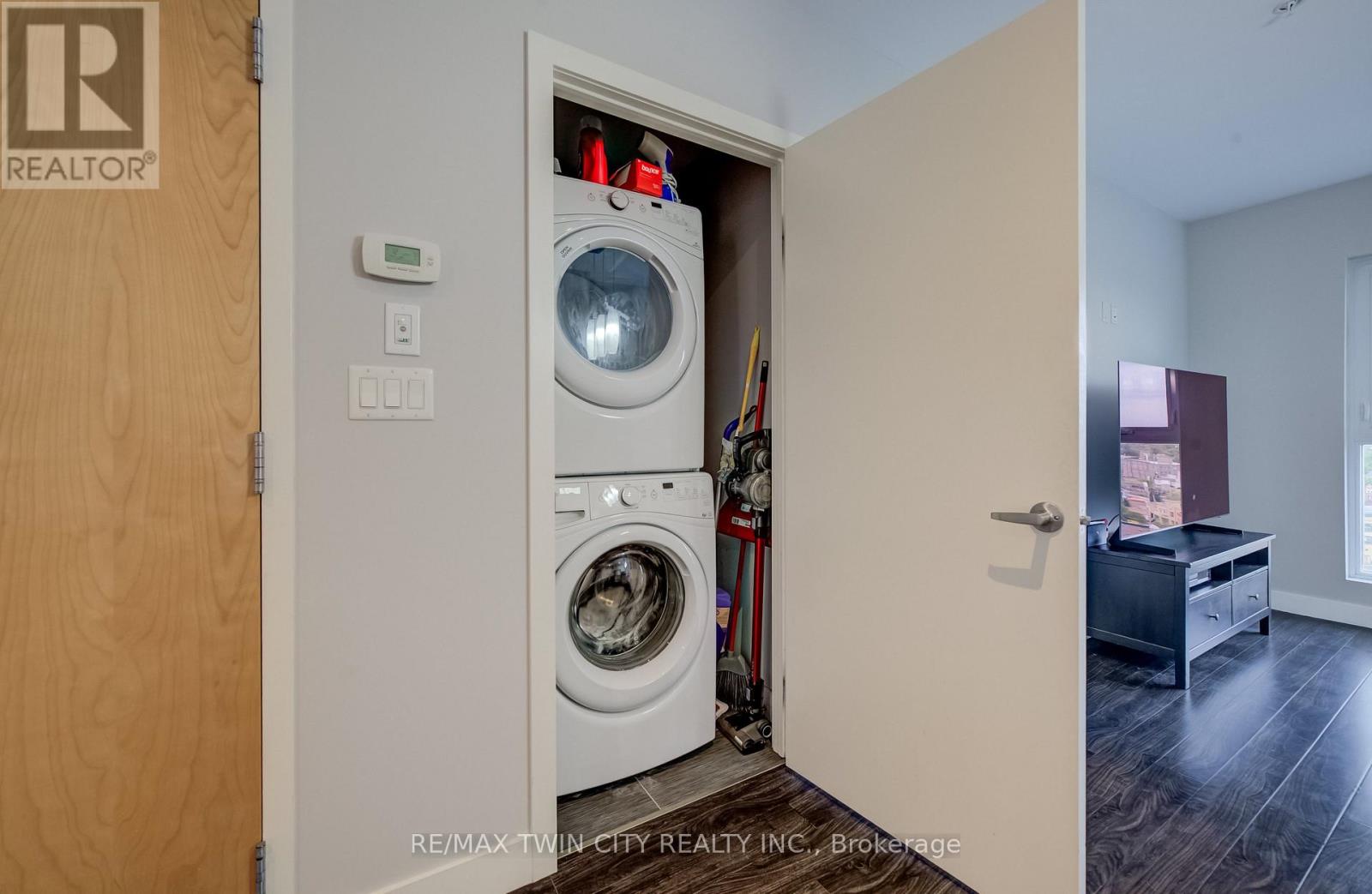 1304 - 1 VICTORIA STREET S, Kitchener — photo 7