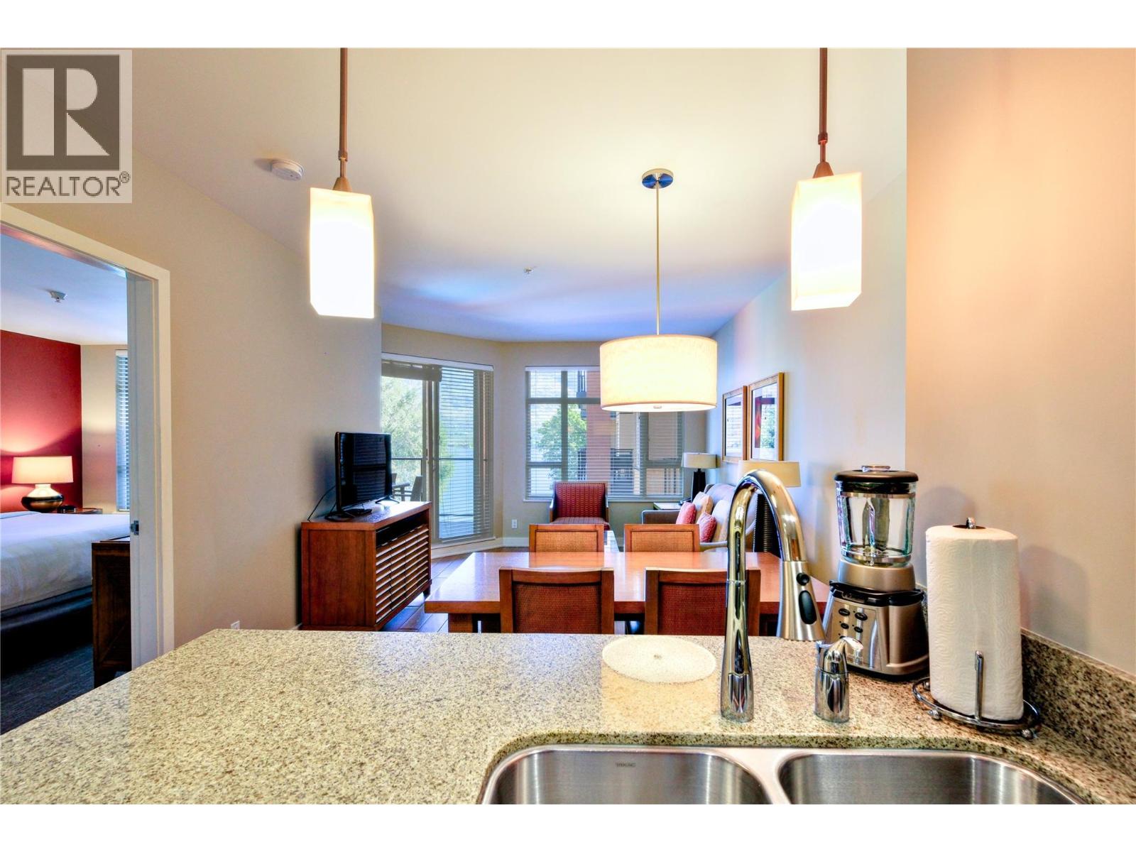 #334 15 PARK Place - 50