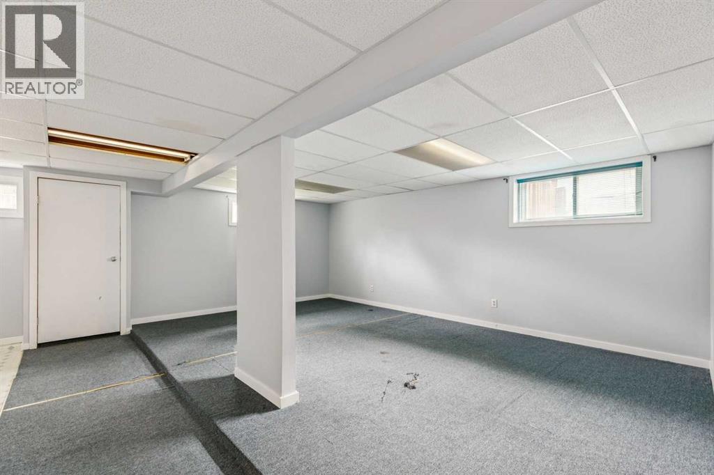 518 72 Avenue NW - 20
