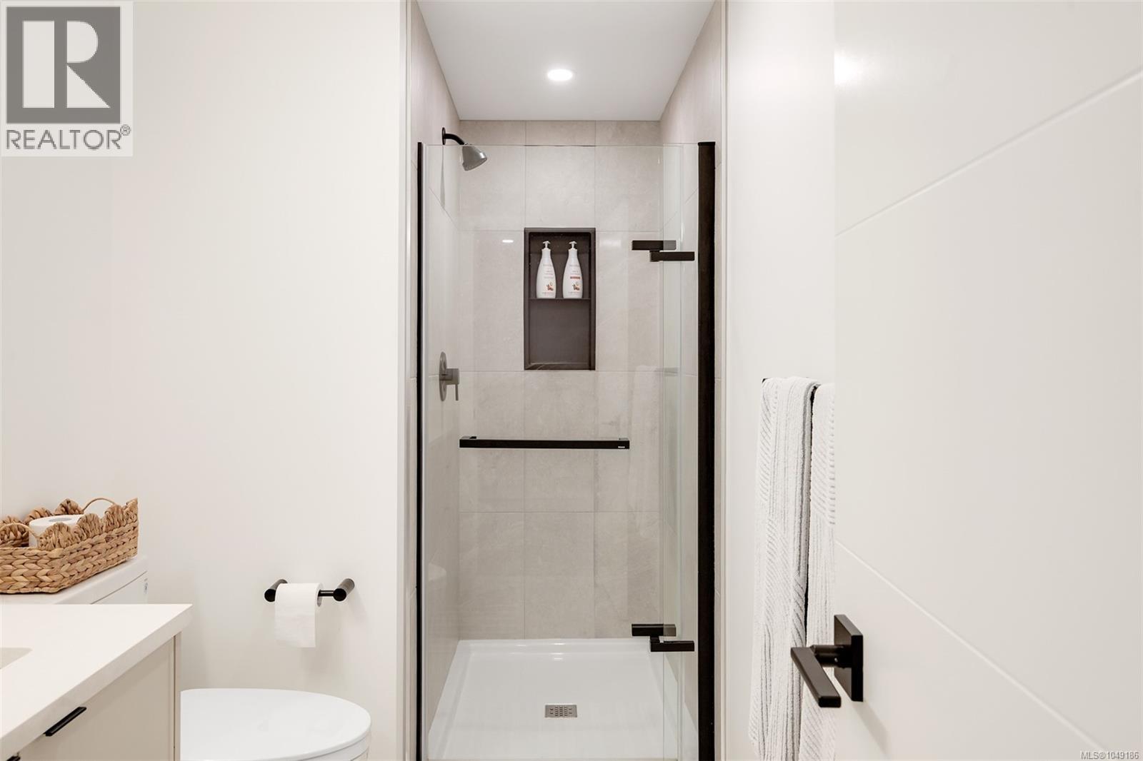 2860 Tudor Ave - 45