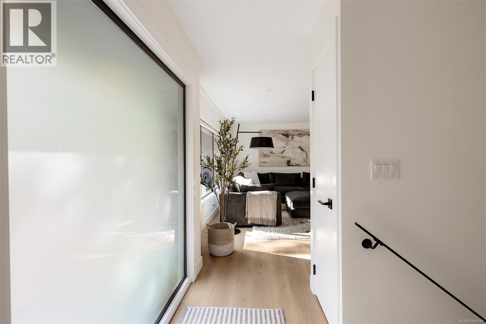 2860 Tudor Ave - 6