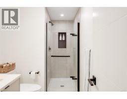 2860 Tudor Ave, Saanich, BC V8N1L9 Photo 45