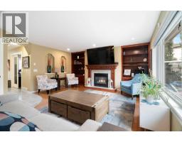 Pantry - 137 Gleneagles View Sw, Cochrane, AB T4C1W1 Photo 8