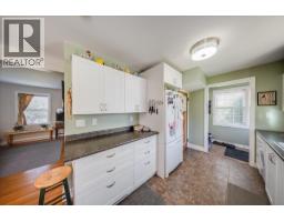 160 Oxford Street, Warfield, BC V1R2T3 Photo 13