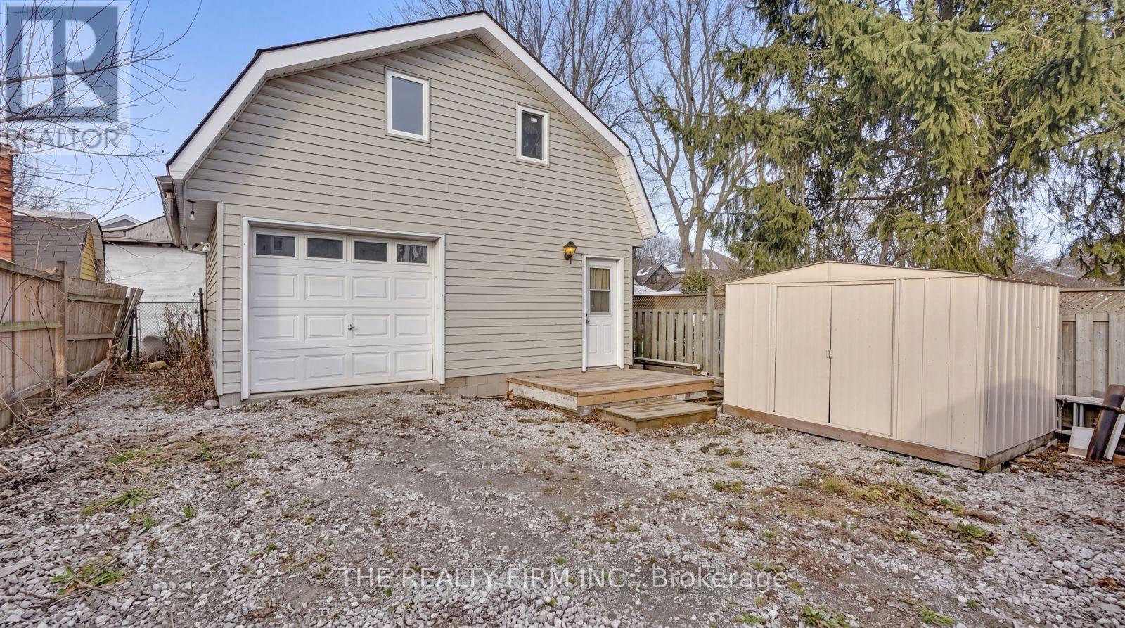 924 PRINCESS AVENUE - Image 31