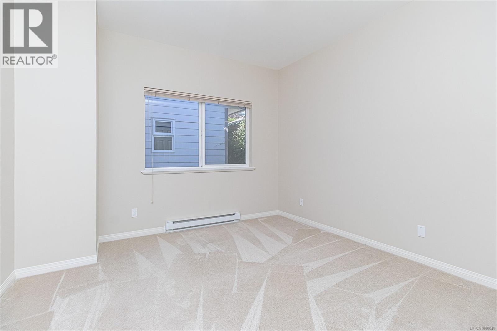 7968 Polo Park Cres - 33
