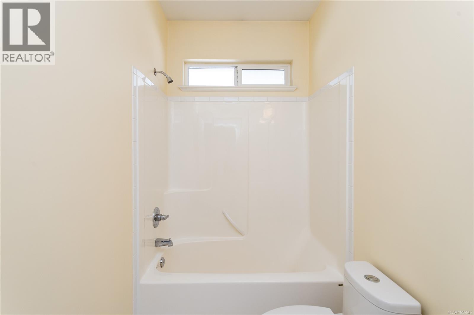 7968 Polo Park Cres - 35
