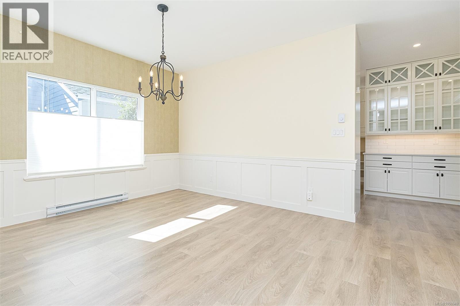 7968 Polo Park Cres - 13