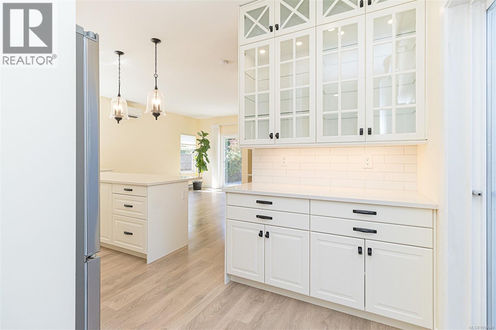 7968 Polo Park Cres - Image 15