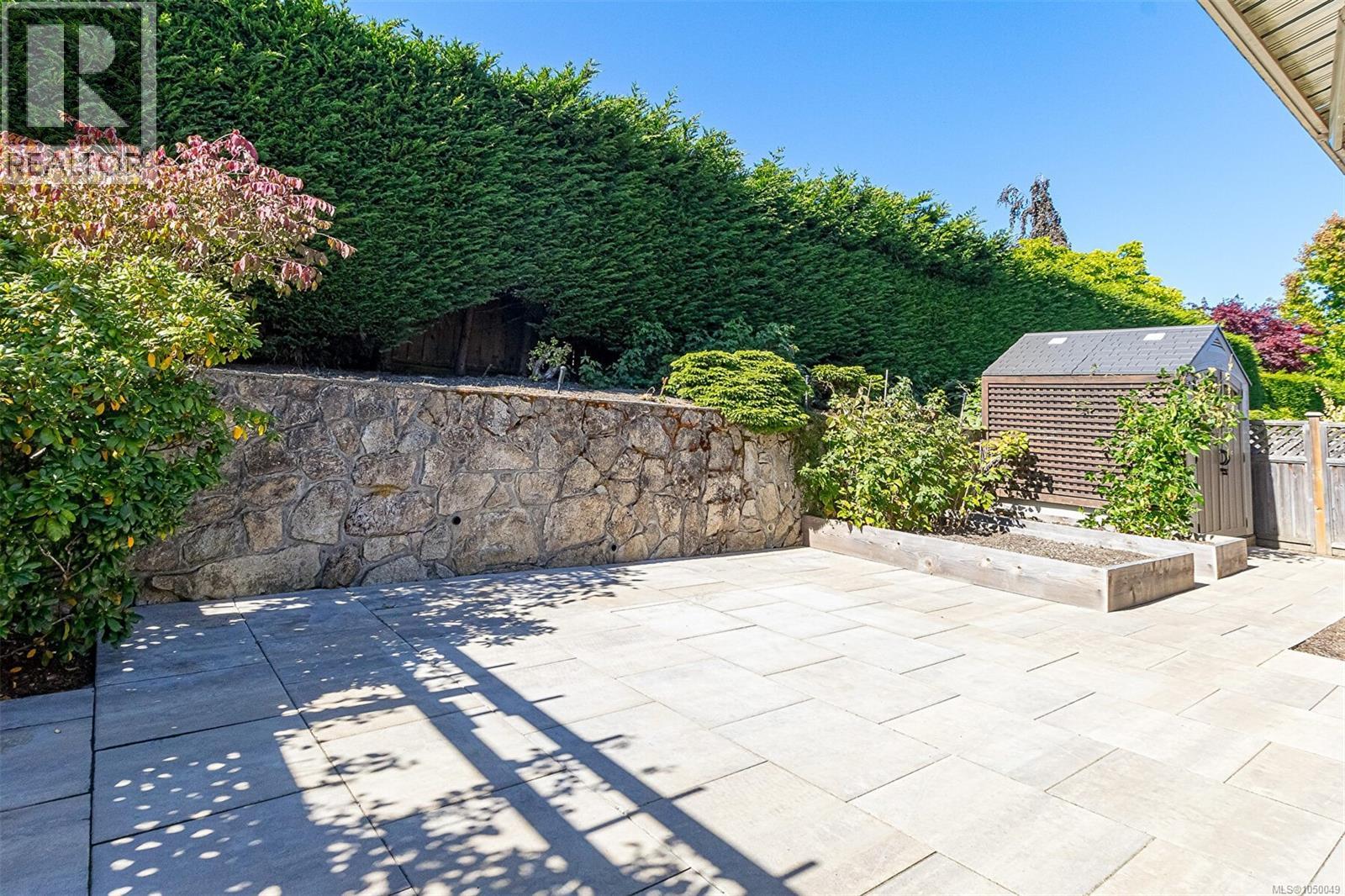 7968 Polo Park Cres - 41