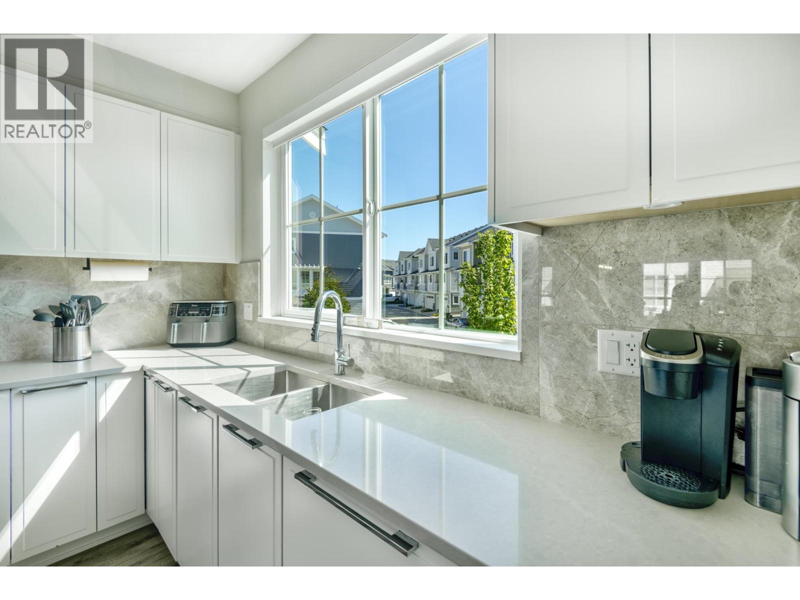 #9-5311 ADMIRAL Way, Ladner
