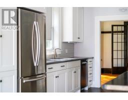 8 Maple Avenue, Lunenburg, NS B0J2C0 Photo 19