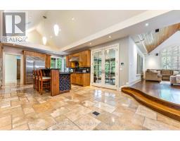 Mud room - 2209 Pineneedle Row, Mississauga, ON L5C1V4 Photo 12