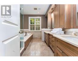 2209 Pineneedle Row, Mississauga, ON L5C1V4 Photo 18