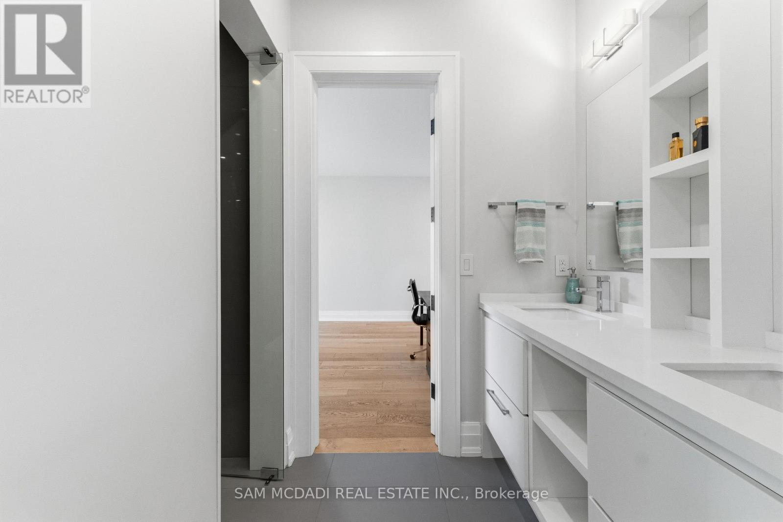 584 FOURTH LINE - Image 26