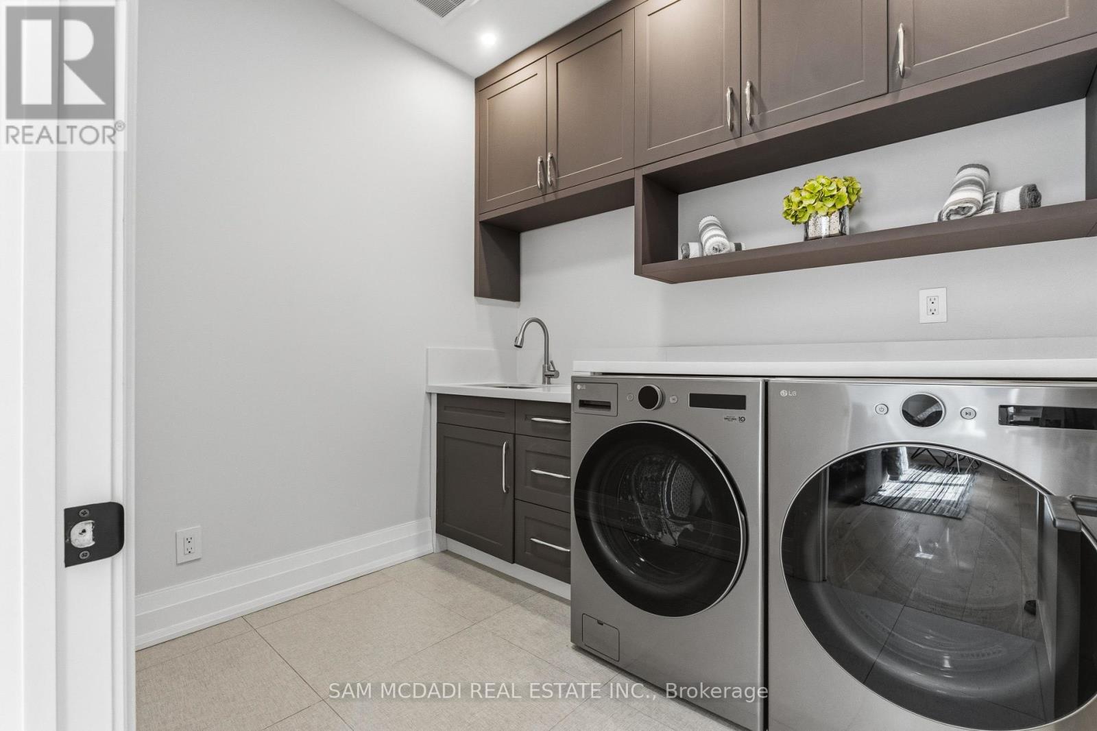 584 FOURTH LINE - Image 31