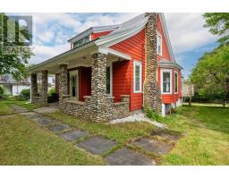 Eat in kitchen - 8 Maple Avenue, Lunenburg, NS B0J2C0 Photo 9