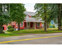 8 Maple Avenue, Lunenburg, NS B0J2C0 Photo 50