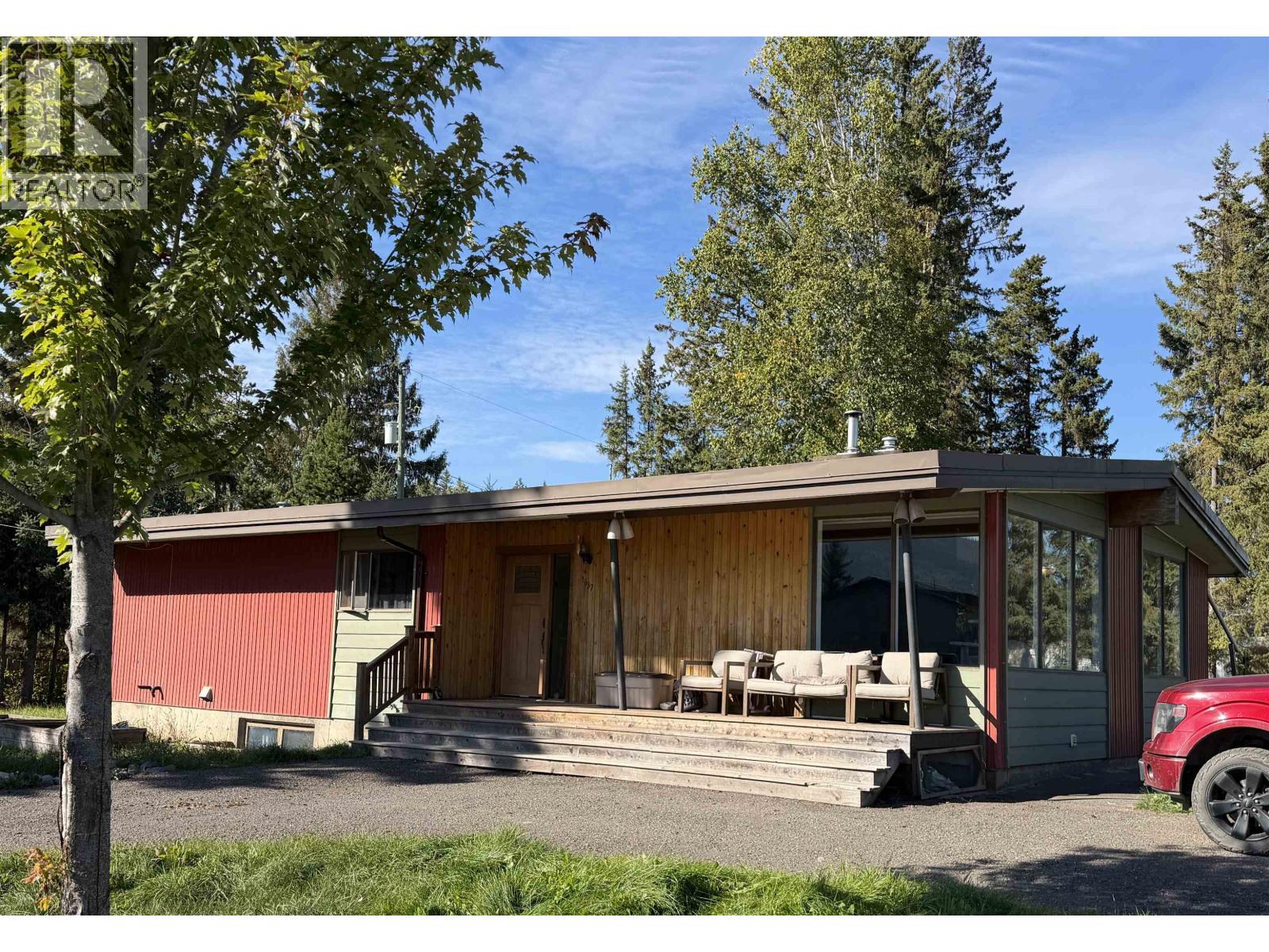 1637 QUEEN STREET - 1