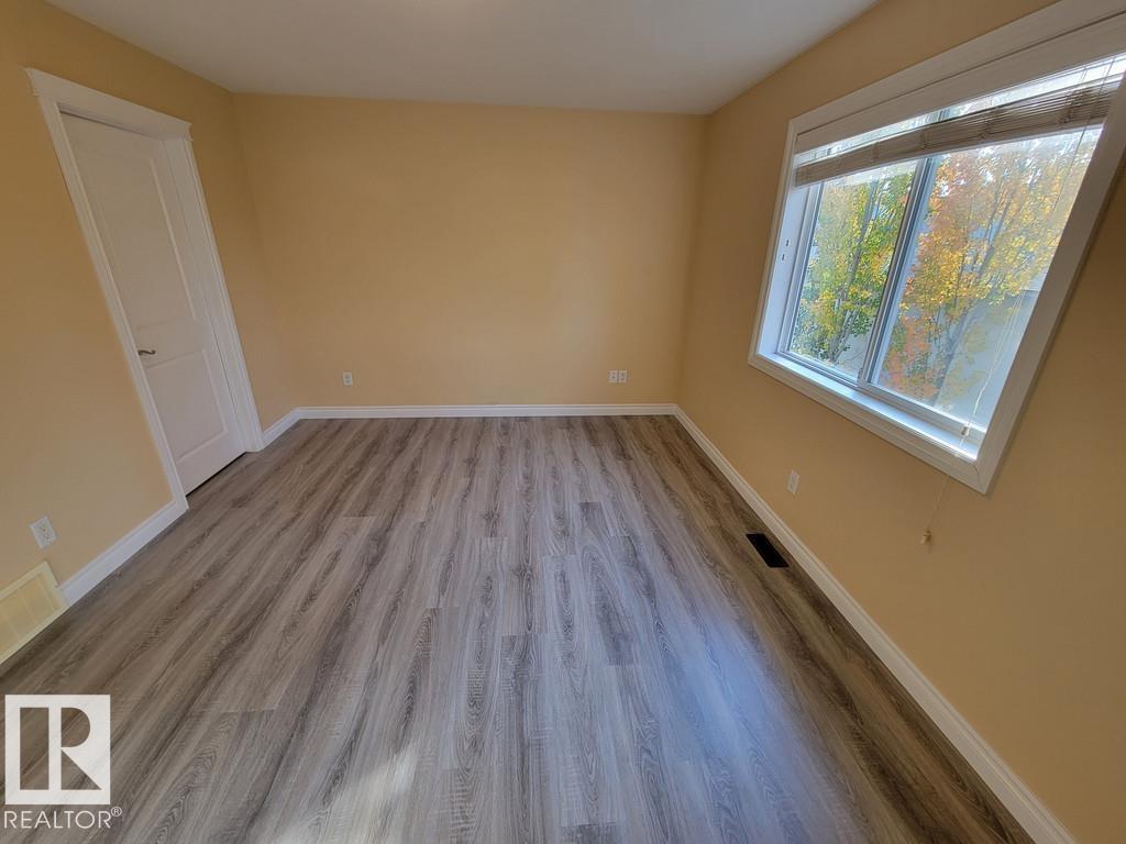 1001 7 AV - Image 16
