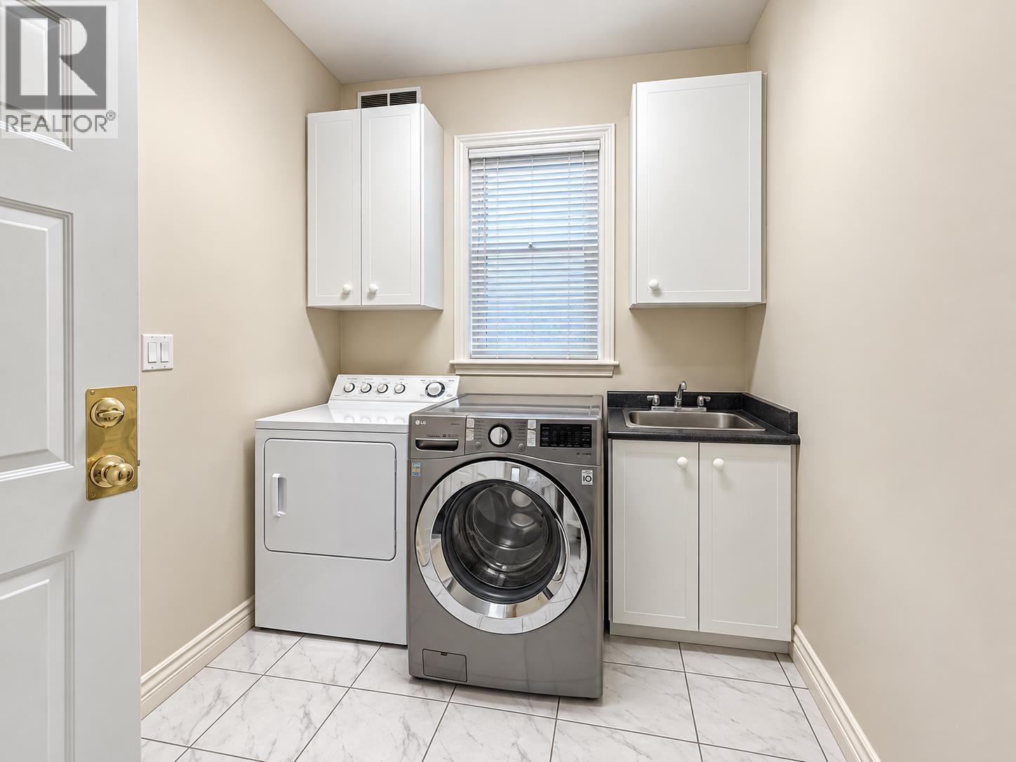 8631 PIGOTT ROAD, Richmond photo 37