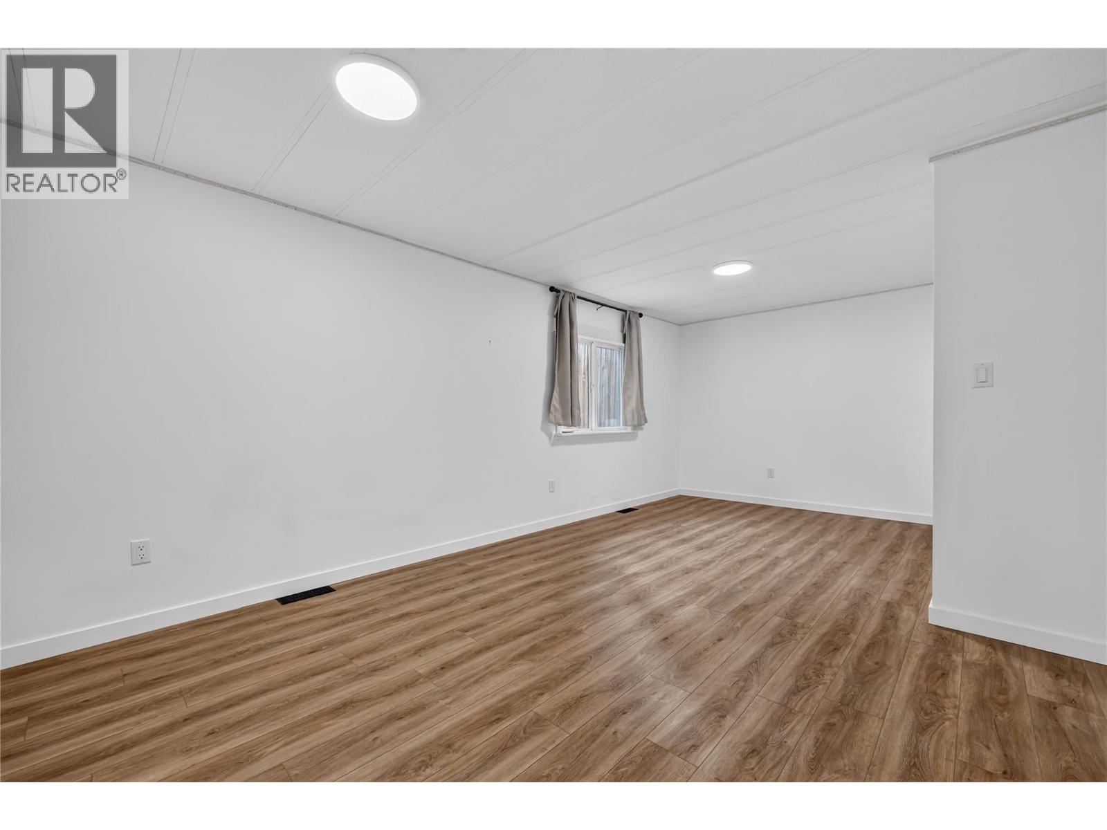 532 Guildford Court - 21